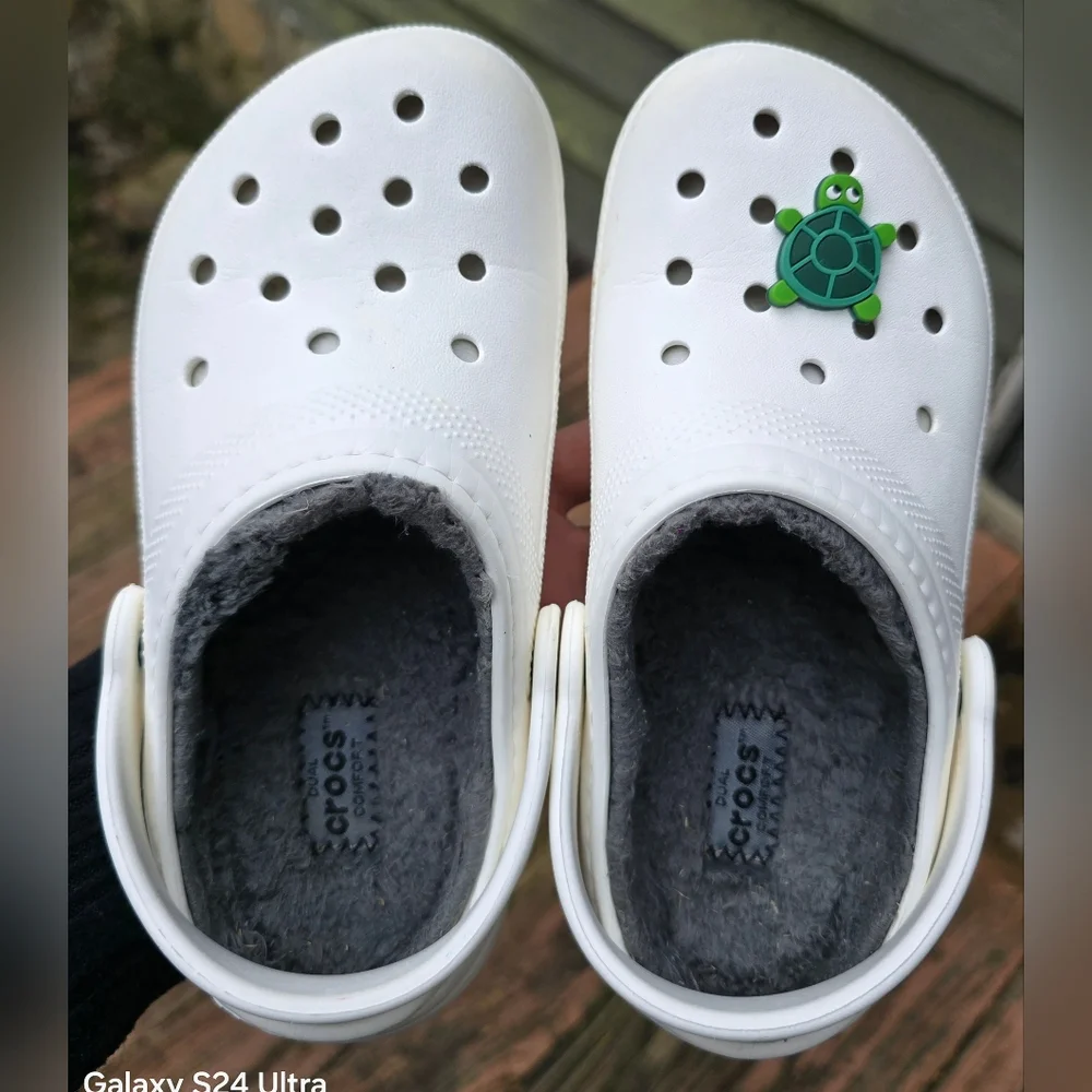 Sz 1 Big Kids CROCS CLASSIC WHITE LINED Clogs
